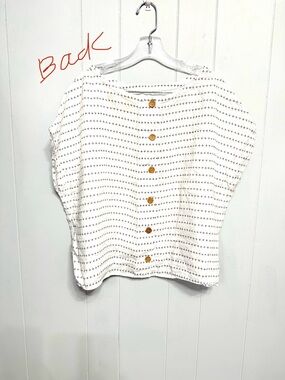 #15)  Cynthia Rowley White Linen Button-Back Top with 🐝 Stripes